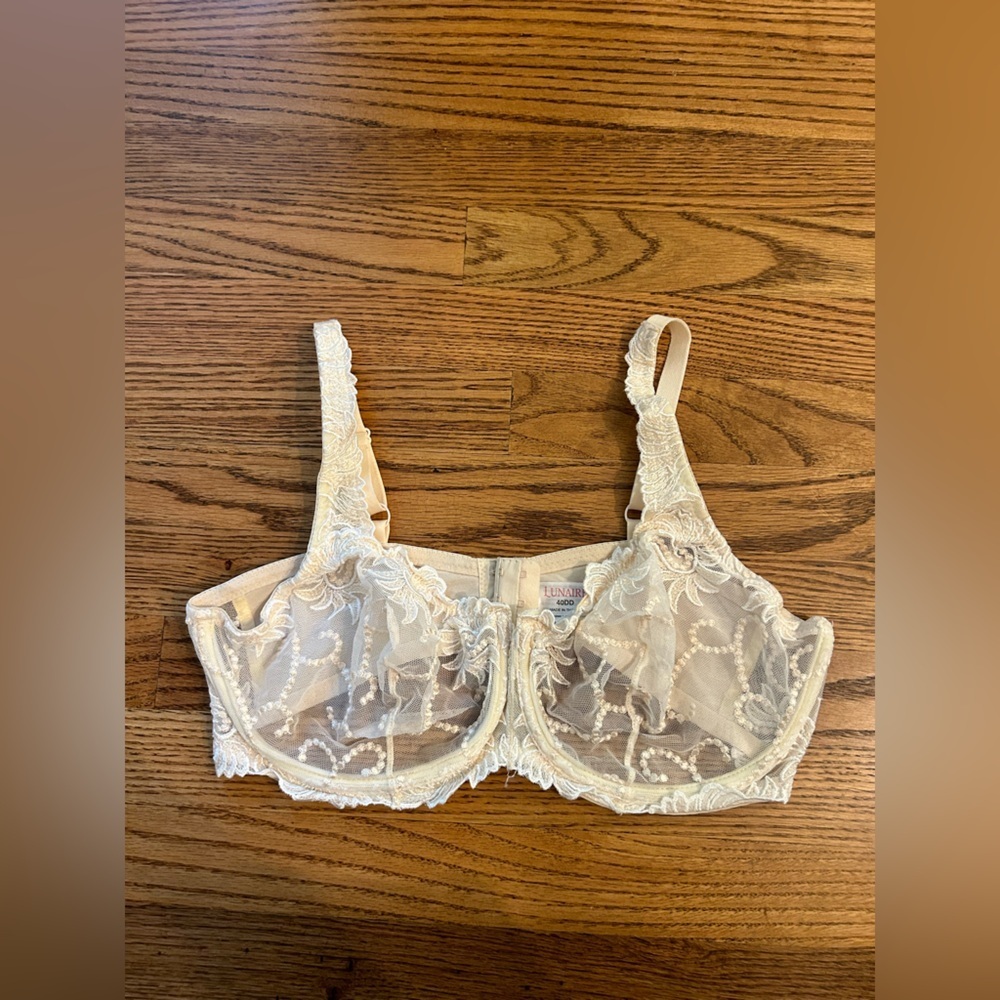 Lunaire Elegant Lace Underwire Bra - Cream 40DD - Picture 2 of 5
